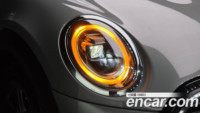 MINI Cooper 5Door Classic Third Generation 2023 — фото 22