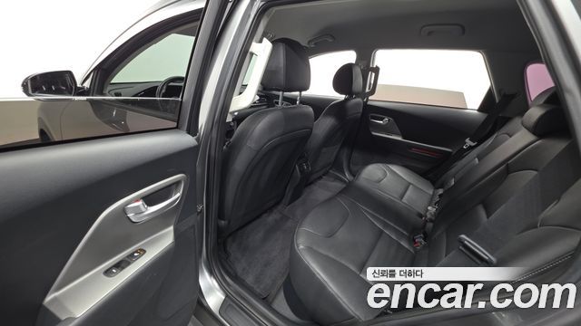 Kia Niro Plus Earth 2023 — фото 12
