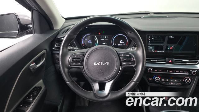 Kia Niro Plus Earth 2023 — фото 15