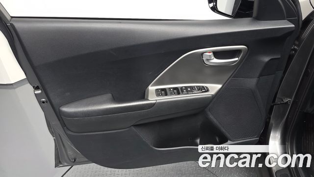 Kia Niro Plus Earth 2023 — фото 24