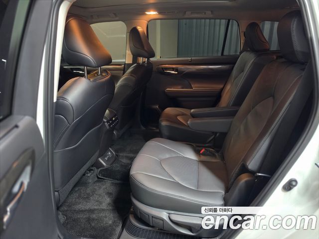 Toyota Highlander (IV) 2.5 4WD Platimum 2025 — фото 16