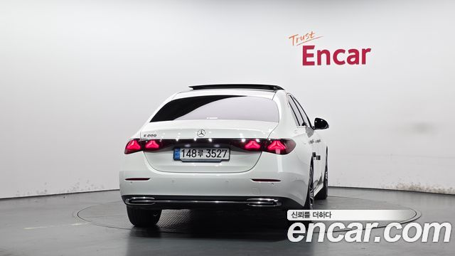 Mercedes-Benz E-Class (W214) E200 Avantgarde 2024 — фото 4