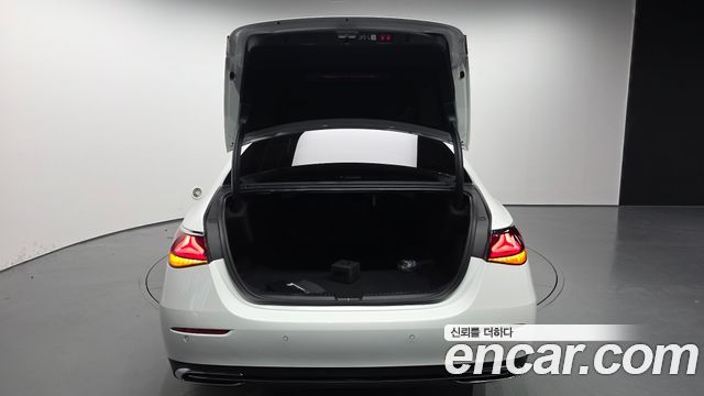 Mercedes-Benz E-Class (W214) E200 Avantgarde 2024 — фото 28