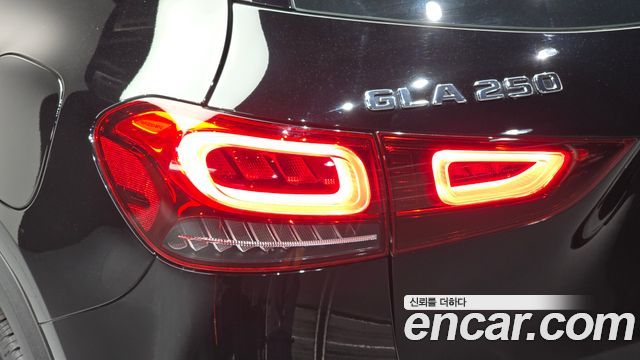 Mercedes-Benz GLA-Class (H247) GLA250 4MATIC 2022 — фото 23