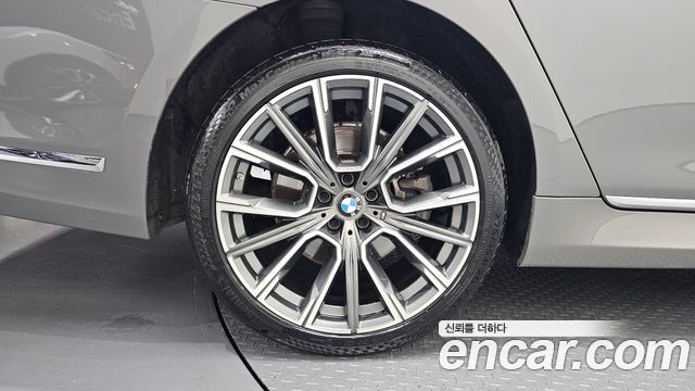 BMW 7 Series (G11) 740Li xDrive M Sport Package 2021 — фото 5