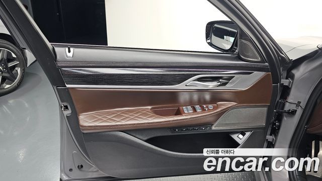 BMW 7 Series (G11) 740Li xDrive M Sport Package 2021 — фото 24