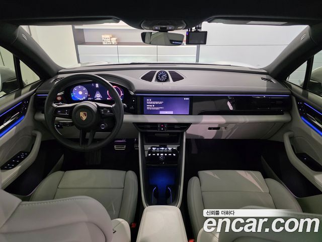 Porsche Macan EV Base 4 2025 — фото 9