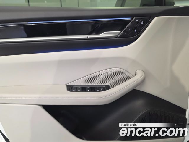 Porsche Macan EV Base 4 2025 — фото 10