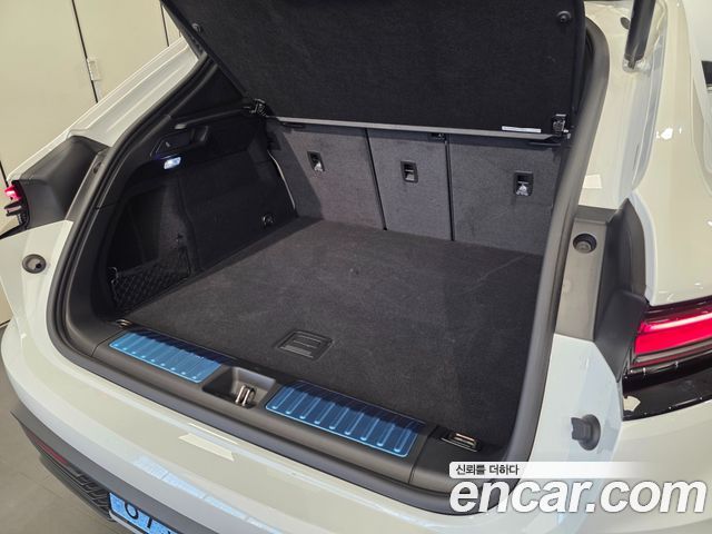 Porsche Macan EV Base 4 2025 — фото 16