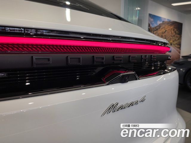 Porsche Macan EV Base 4 2025 — фото 17