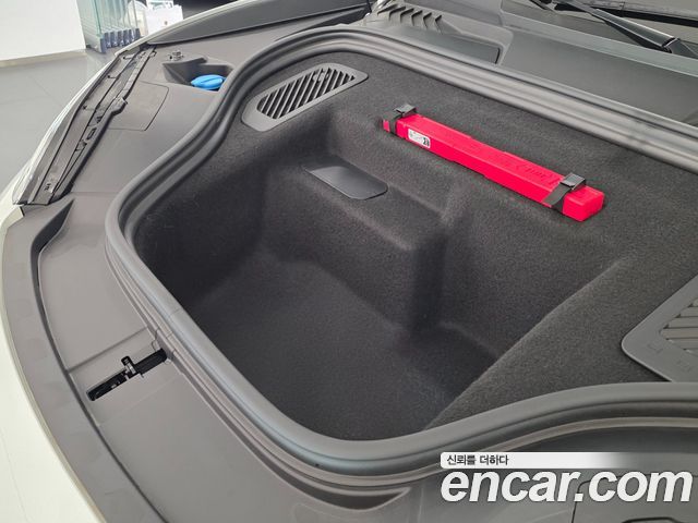 Porsche Macan EV Base 4 2025 — фото 24