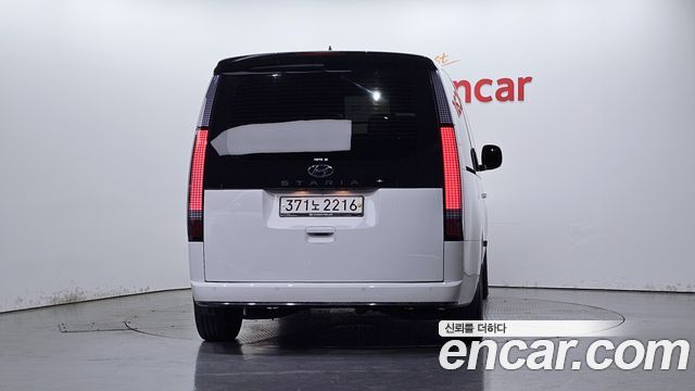 Hyundai Staria L3.5 Lounge 7-Seater Mobility 2023 — фото 4