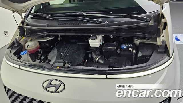 Hyundai Staria L3.5 Lounge 7-Seater Mobility 2023 — фото 6
