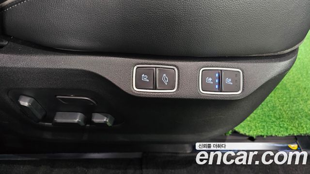 Hyundai Staria L3.5 Lounge 7-Seater Mobility 2023 — фото 18