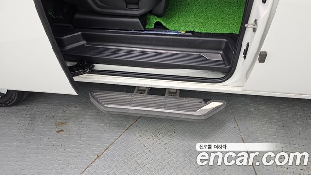 Hyundai Staria L3.5 Lounge 7-Seater Mobility 2023 — фото 25