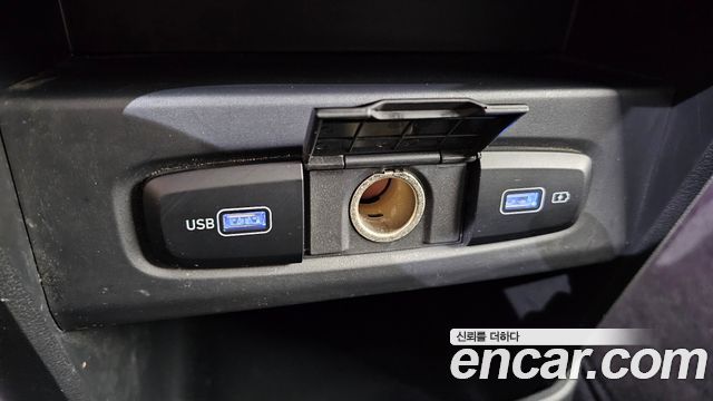 Hyundai Staria L3.5 Lounge 7-Seater Mobility 2023 — фото 28