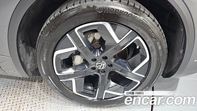Volkswagen Touareg (III) 3.0 TDI Prestige 2024 — фото 5
