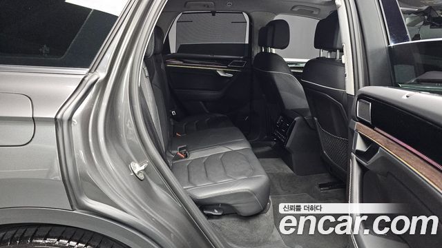 Volkswagen Touareg (III) 3.0 TDI Prestige 2024 — фото 11