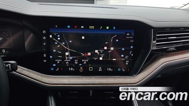 Volkswagen Touareg (III) 3.0 TDI Prestige 2024 — фото 13