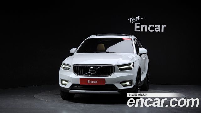 Volvo XC40 B4 Inscription 2022 — фото 3
