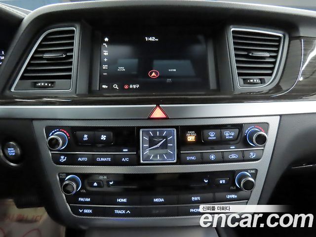 Genesis G80 3.3 GDI AWD Luxury 2018 — фото 17