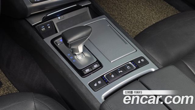 Genesis G80 3.3 GDI AWD Luxury 2018 — фото 9