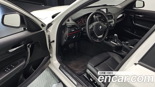 BMW 1 Series (F20) 118d Sport 5Door 2016 — фото 10
