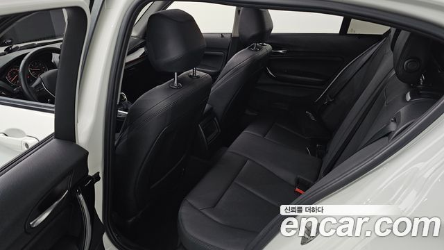 BMW 1 Series (F20) 118d Sport 5Door 2016 — фото 11