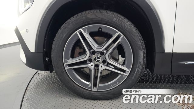 Mercedes-Benz GLB-Class (X247) GLB250 4MATIC 2021 — фото 5