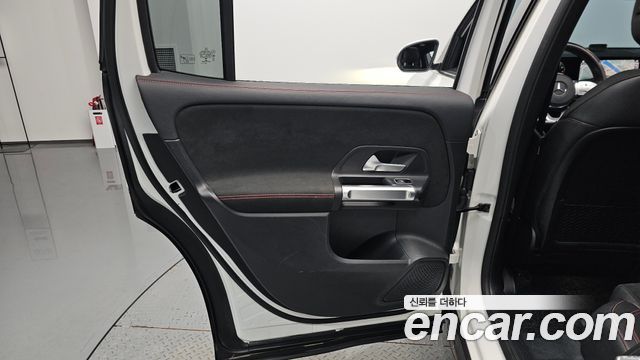 Mercedes-Benz GLB-Class (X247) GLB250 4MATIC 2021 — фото 25