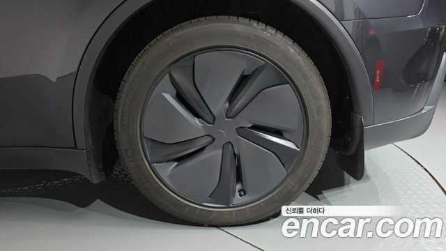 Tesla Model Y RWD 2025 — фото 27