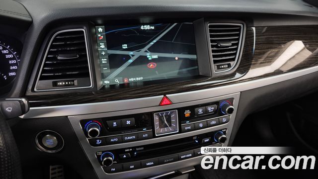 Genesis G80 3.3 GDI AWD Premium Luxury 2018 — фото 18