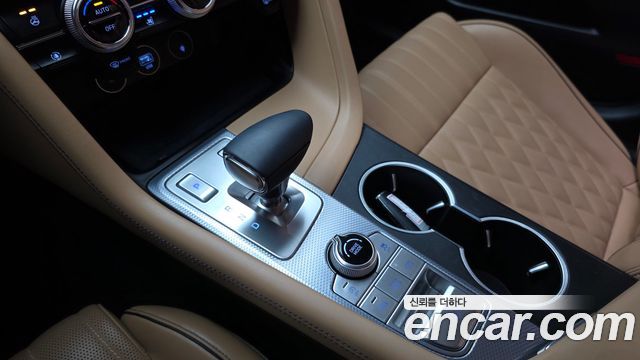 Genesis G70 Shooting Brake Gasoline 2.0T 4WD 2023 — фото 9