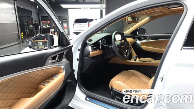 Genesis G70 Shooting Brake Gasoline 2.0T 4WD 2023 — фото 10