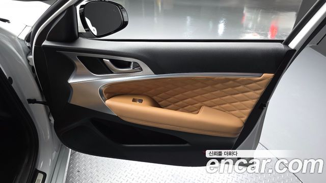 Genesis G70 Shooting Brake Gasoline 2.0T 4WD 2023 — фото 24