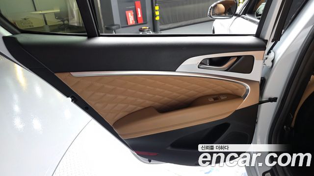 Genesis G70 Shooting Brake Gasoline 2.0T 4WD 2023 — фото 25