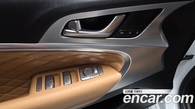 Genesis G70 Shooting Brake Gasoline 2.0T 4WD 2023 — фото 32