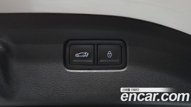 Genesis G70 Shooting Brake Gasoline 2.0T 4WD 2023 — фото 33