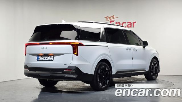 Kia Carnival (IV) HEV 9seater Signature 2025 — фото 2