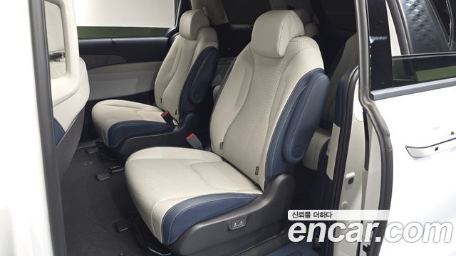 Kia Carnival (IV) HEV 9seater Signature 2025 — фото 15