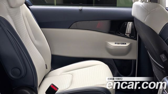 Kia Carnival (IV) HEV 9seater Signature 2025 — фото 31
