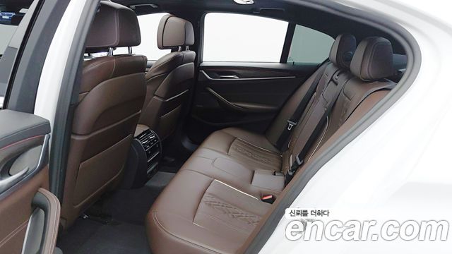 BMW 5 Series (G30) 520i M Sport 2020 — фото 15