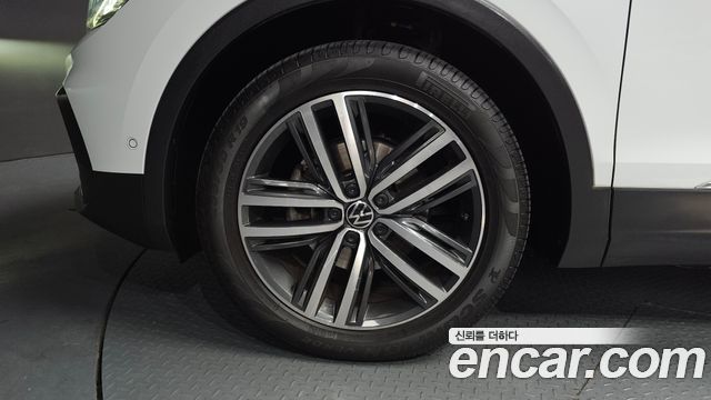 Volkswagen Tiguan (II) 2.0 TDI 4Motion Prestige 2023 — фото 5