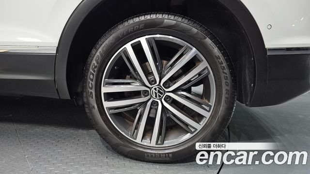Volkswagen Tiguan (II) 2.0 TDI 4Motion Prestige 2023 — фото 21