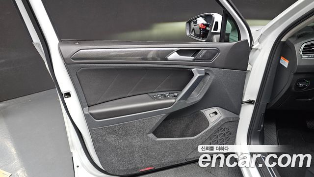Volkswagen Tiguan (II) 2.0 TDI 4Motion Prestige 2023 — фото 24