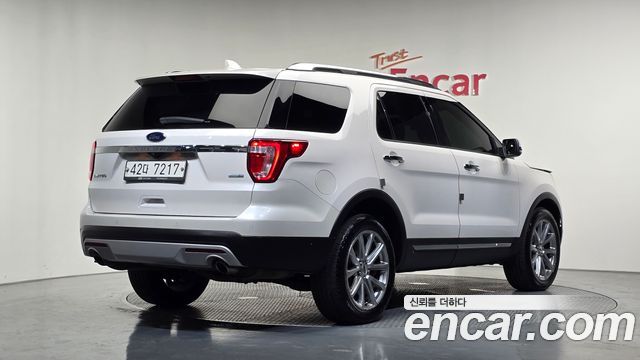 Ford Explorer 2.3 Limited 4WD 5th 2017 — фото 2
