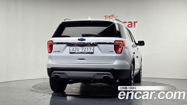Ford Explorer 2.3 Limited 4WD 5th 2017 — фото 4