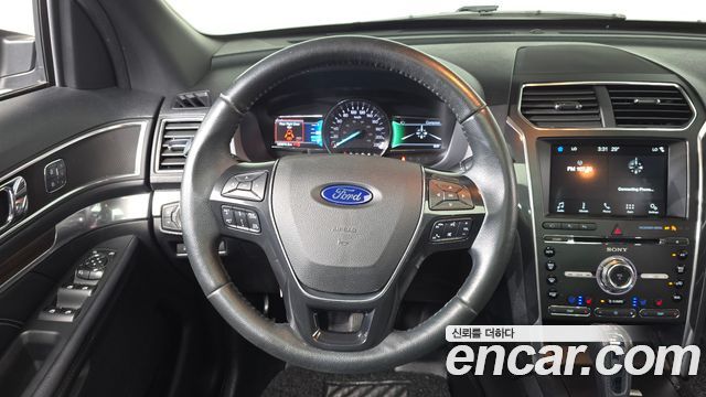 Ford Explorer 2.3 Limited 4WD 5th 2017 — фото 17