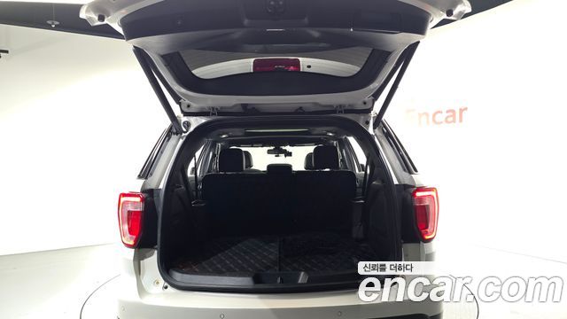 Ford Explorer 2.3 Limited 4WD 5th 2017 — фото 23