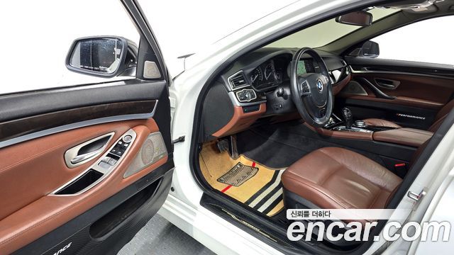 BMW 5 Series (F10) 528i xDrive 2013 — фото 10